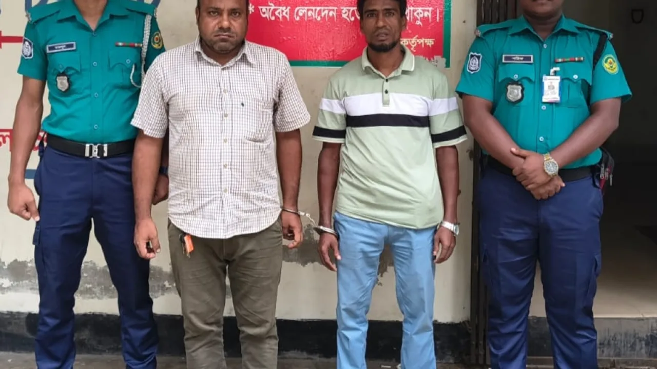 চট্টগ্রাম বিআরটিএতে দালাল বিরোধী অভিযানে দুইজনের কারাদণ্ড