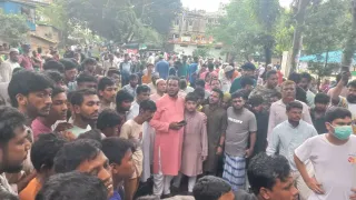 শিশুকে বাঁচাতে গিয়ে ট্রেনের ধাক্কায় বৃদ্ধের মৃত্যু, পরে হাসপাতালে প্রাণ গেল রাহাতের